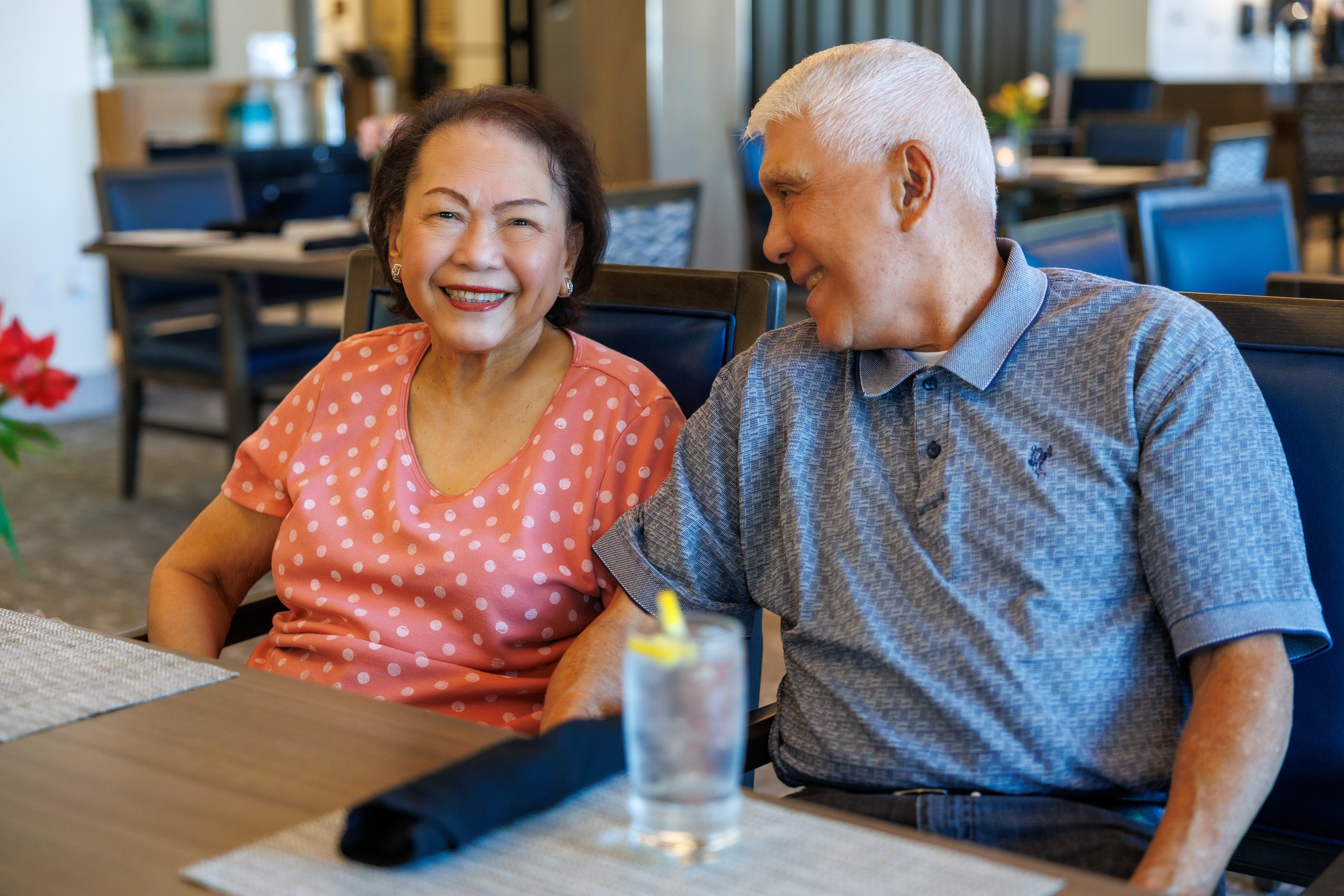 CoupleSmilingInDiningRoom3
