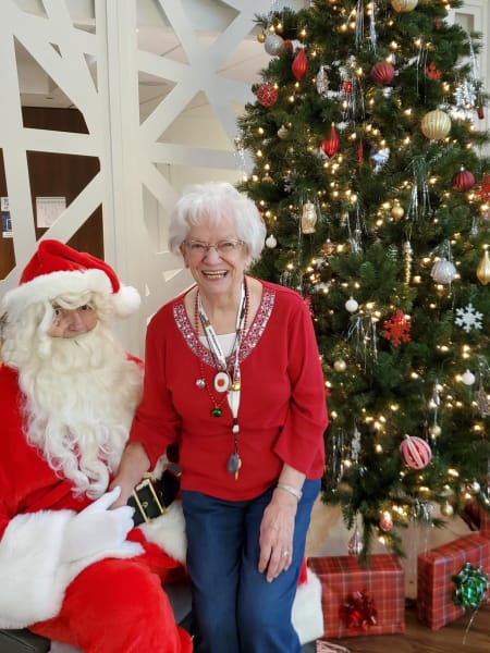 Turners Rock (MO) residents take charming Christmas photos with Santa.