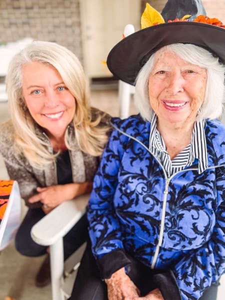 Knoxville residents got all dressed up and ready for their trick-or-treat event!