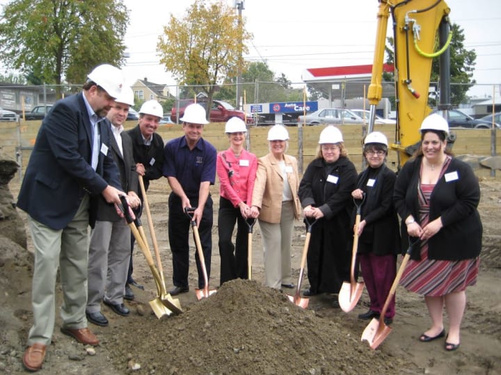 Groundbreaking for Merrill Gardens at The University