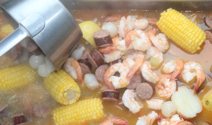 Low Country Boil - Merrill Gardens at Woodstock